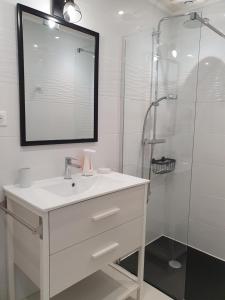Maisons de vacances Sejournez au coeur du Perigord - La P'tite Maison, gite de charme a Carlux, pres de Sarlat : photos des chambres
