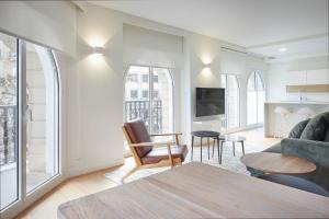 The Rentals Collection - Olabar II