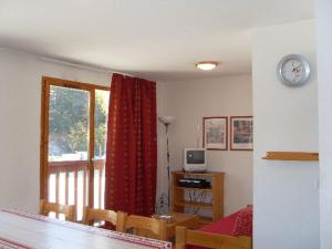 Appartements Appartement Valfrejus, 2 pieces, 8 personnes - FR-1-265-194 : photos des chambres