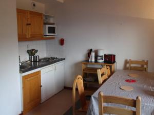 Appartements Appartement Valfrejus, 2 pieces, 8 personnes - FR-1-265-203 : photos des chambres