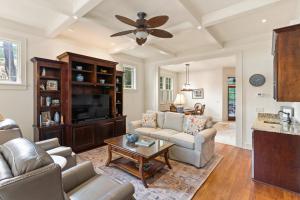 Blue Crab Cottage - 307 Kelsall Ave