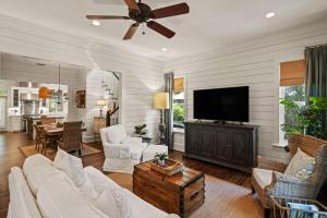 Anastasia’s Burrow - 629 Oak St