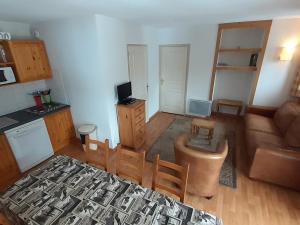 Spacieux appartement 4 pièces pour 8 pers, au cœur de la station, proche télécabine et commerces - FR-1-265-64