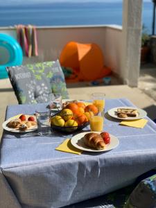 Apartments near the beach, with terraces and seaview at House B.