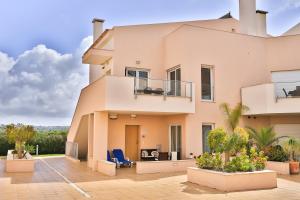 Casa Laranja, Aromas Burgau