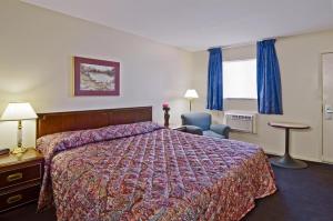 1 King Bed Smoking room in Americas Best Value Inn Arkansas City
