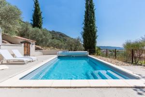 Maisons de vacances Le charme d'un pigeonnier provencal avec piscine : photos des chambres