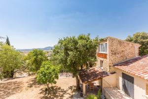 Maisons de vacances Le charme d'un pigeonnier provencal avec piscine : photos des chambres