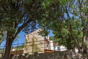 Maisons de vacances Le charme d'un pigeonnier provencal avec piscine : photos des chambres