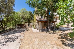 Maisons de vacances Le charme d'un pigeonnier provencal avec piscine : photos des chambres