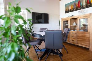 Officinalis - Family Vacation House