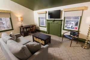 Nest Suite room in The Whitlock