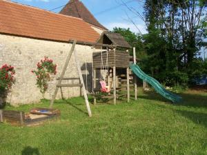 Maisons de vacances Spacious house in rural Quercy with swimming pool : photos des chambres