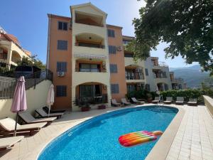 Apartment "Gluecks-Griff" inside "Becici Sunset Apartments"