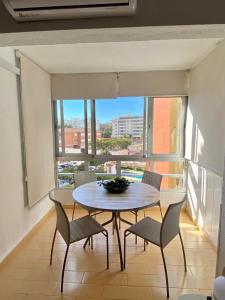 Estudio soleado y bien ubicado