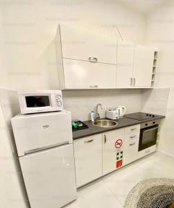 Keleti pályaudvar Train station-Home