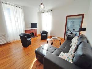 Appartements L'Alexiane, Centre Luchon, parking, wifi : photos des chambres