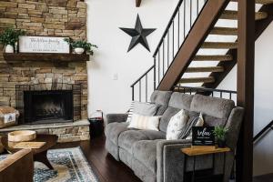 Little Chip Lake Arrowhead Cabin - 4hvězdičkové hotely ve městě Lake Arrowhead