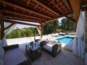 Wonderful Holiday Home in Pridraga with Wellness