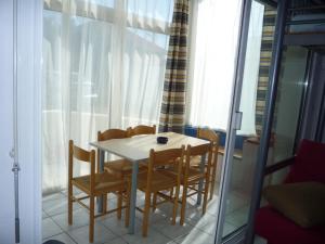 Biscarrosse Plage - Studio cabine: 4 pers, proche plages et commerces, ménage inclus - FR-1-319-191