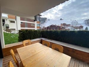 Studio 4 pers, coin montagne, terrasse, parking privatif, centre village, non fumeur - FR-1-437-100