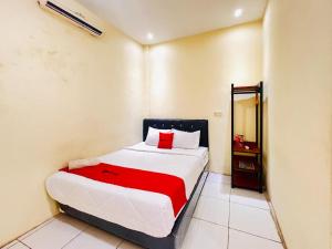 RedDoorz near Alun Alun Sidoarjo