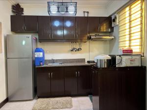 East Ortigas Mansions by MA