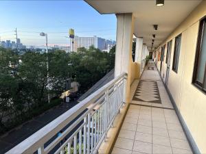 East Ortigas Mansions by MA