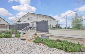 Maisons de vacances Beautiful Home In Ver-sur-mer With Indoor Swimming Pool, Wifi And Swimming Pool : photos des chambres