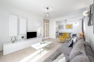 Deluxe Apartment Paula with private Pool and Sauna