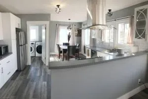 Executive 2 bdrm home- Fast Wi-Fi- Open Floorpan - مارتينيز