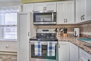 Waterfront Lakeview Cottage with Dock and Lift!