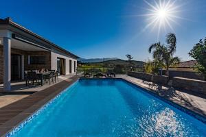 Maisons de vacances Ajaccio, magnifique villa avec piscine privee 8 personnes : photos des chambres