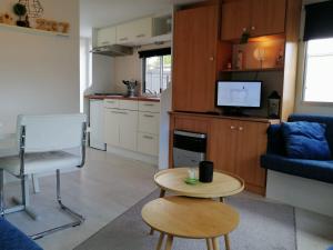 Stacaravan op 5 Sterren Vakantiepark De Kuilart Friesland aan het Meer met Zwembad 5P 237
