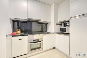 Regal Studio at The Address Residences Dubai Marina by Deluxe Holiday Homes