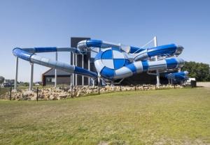 Stacaravan op 5 Sterren Vakantiepark De Kuilart Friesland aan het Meer met Zwembad 5P 237