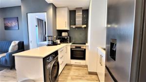 1807 Oceans Apartment - by Stay in Umhlanga