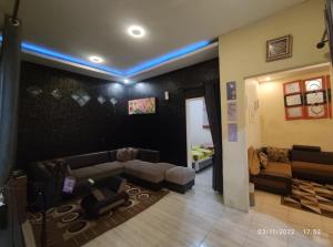 Biệt Thự Có Hồ Bơi Riêng (Villa with Private Pool)