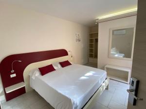 Classic Double Room - Basement room in Aether Suites Tropea