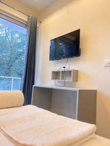 Lime Tree 1BHK Serviced Apartment - Medanta Medicity, Gurgaon