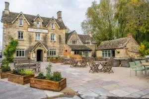 Eliot Arms