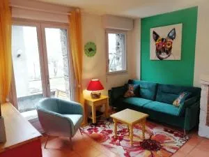 Colorful Appartement near Luz-Saint-Sauveur - Grust