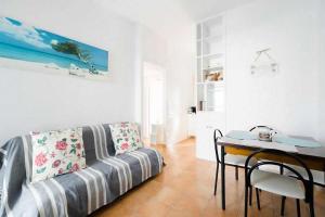 R05 - Comodo trilocale con corte privata