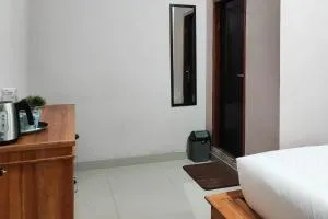 RedDoorz Syariah Near Tugu Macan Kayu Aro - Sumurup