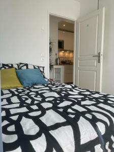 Appartements Superbe Appartement en Residence T3,Options Clim et parking, lave-linge : photos des chambres