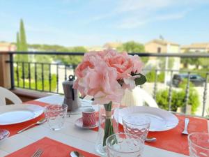 R19 - Bilocale in residence con piscine