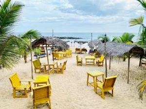 Inu Vicky Beach Hotel - 恩比利皮蒂耶