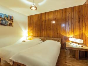 Appartement spacieux pour 7 pers., centre-ville, proche pistes, avec WIFI - FR-1-519-13