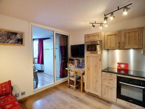 Beau 2 pièces rénové 45 pers, expo sud, parking couvert - FR-1-178-339