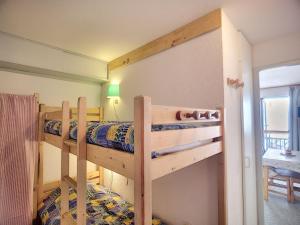 Les Menuires - 2 pièces cabine, 4 pers, ski aux pieds, parking, balcon - FR-1-178-345